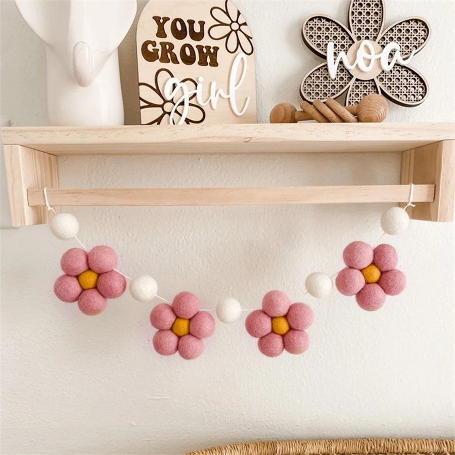 Baby Nursery Decor Girl - พวงดอกเดซี่ทำมือจากผ้าสักหลาด ตกแต่งห้องเด็กสไตล์โบฮีเมียน ของตกแต่งดอกเดซี่สำหรับเด็กผู้หญิง